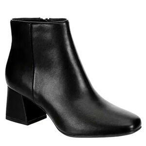 NWT Michael Shannon dress boots